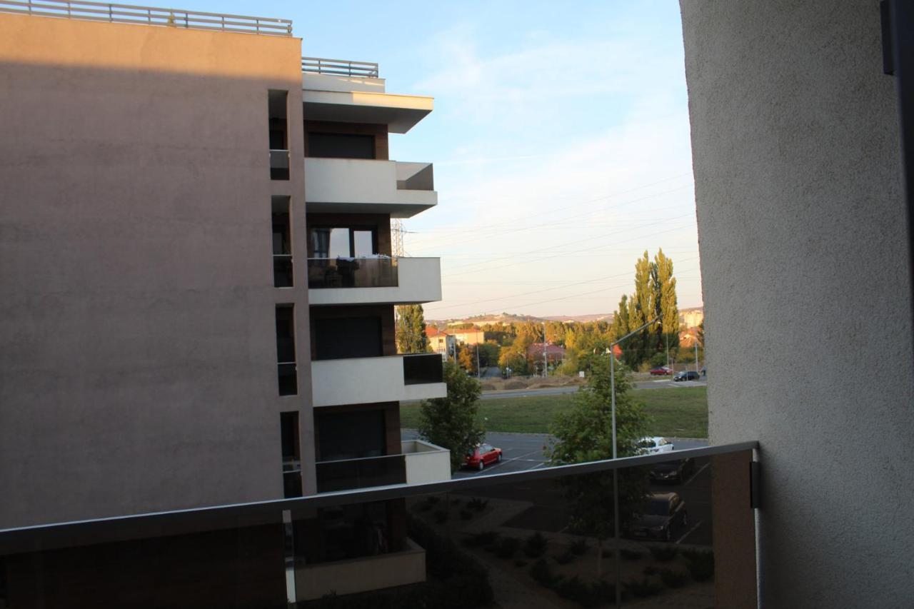 Apartman Sarah Apartment Oradea Exterior photo