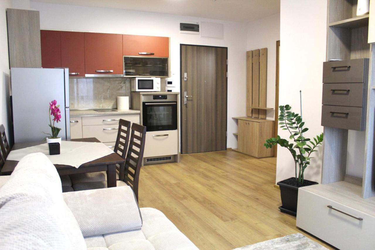 Apartman Sarah Apartment Oradea Exterior photo